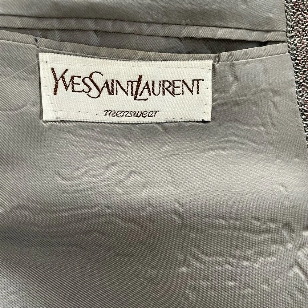 Yves Saint Laurent, man sport coat/ Jacket. Pre owned size 42 /44